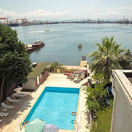 Blue Marin Hotel